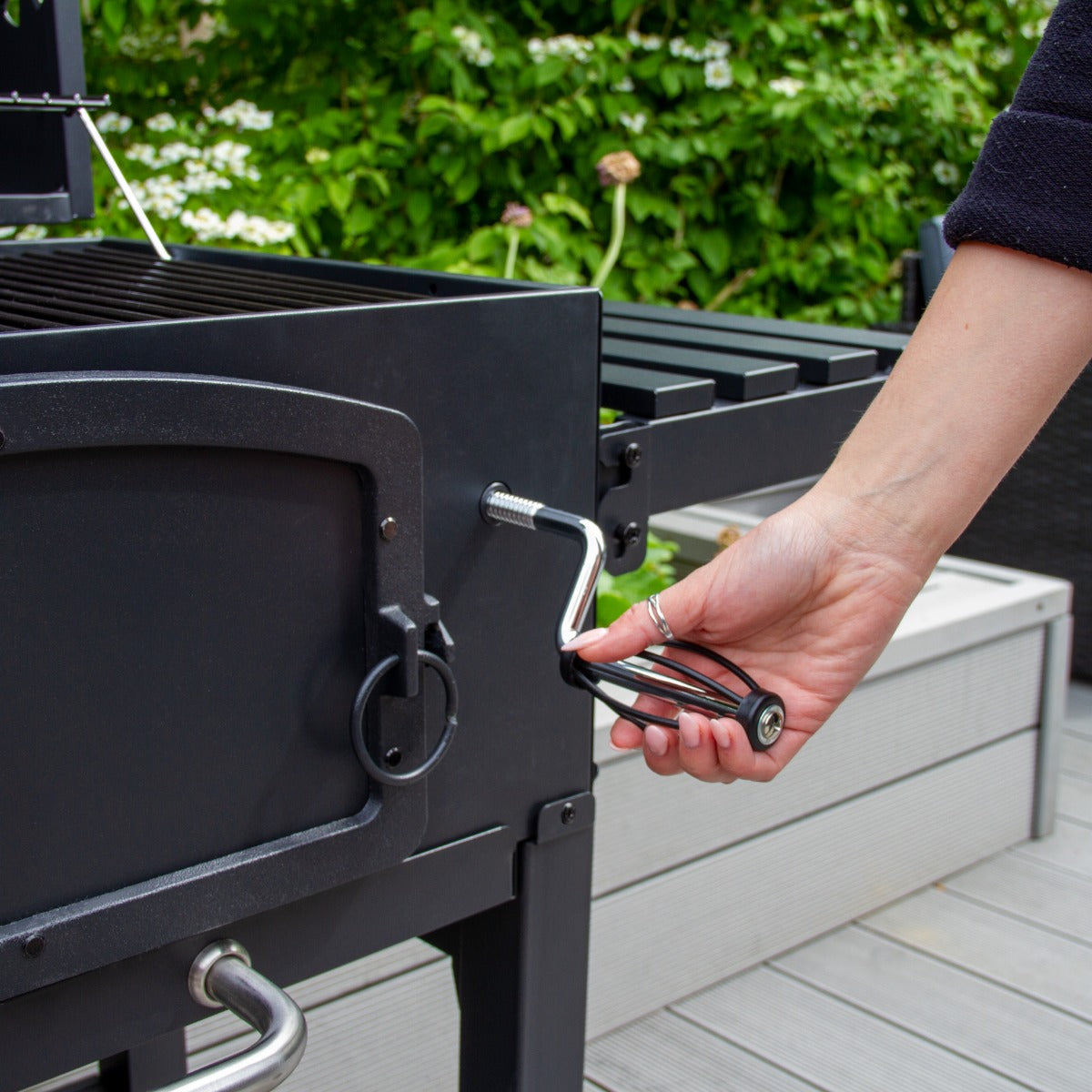 XL BBQ Smoker Grill & Union Jack Bunting